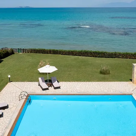 Beachfront Victoras - With Private Villa Sidárion