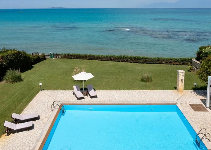 Beachfront Victoras - With Private Вилла Сидарион