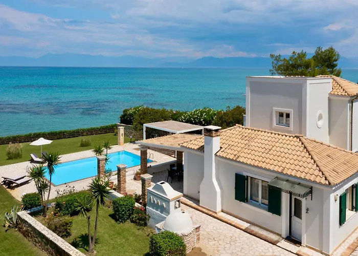 Beachfront Victoras - With Private * Сидарион