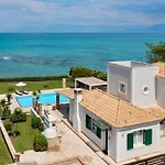 Beachfront Victoras - With Private