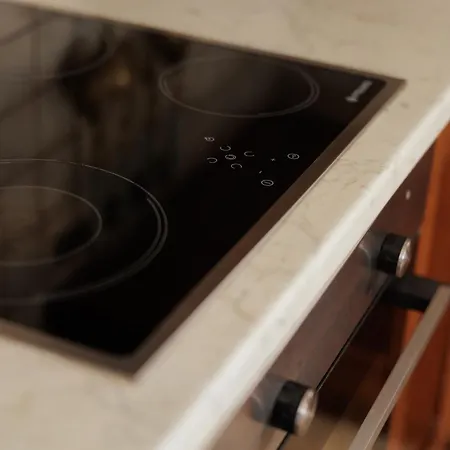 Beachfront Victoras - With Private וילה