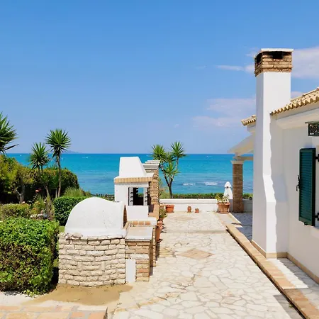 Beachfront Victoras - With Private *