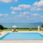 Beachfront Victoras - With Private Sidárion