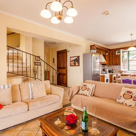 Beachfront Victoras - With Private Villa