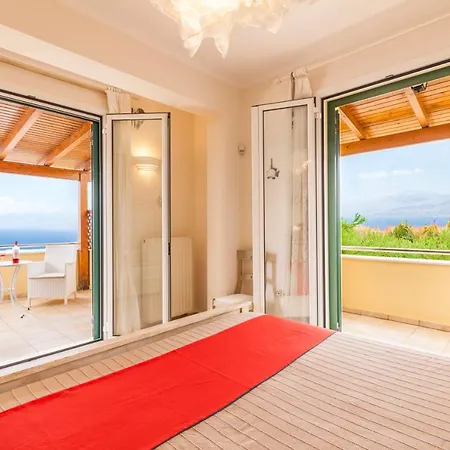 Βίλα Beachfront Victoras - With Private