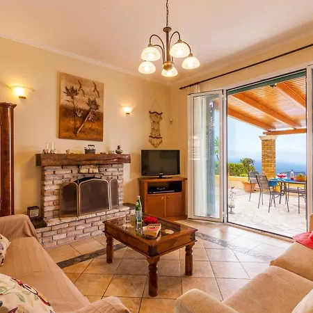 Beachfront Victoras - With Private