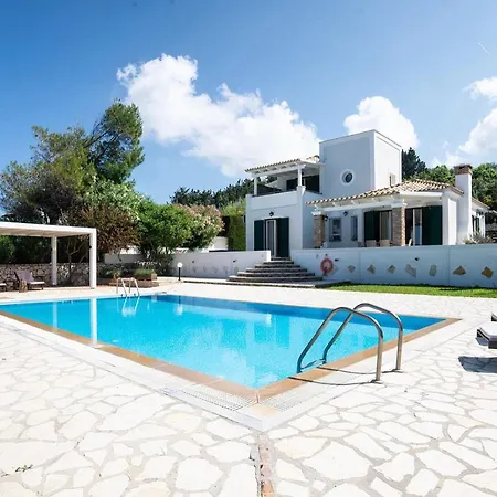 Beachfront Victoras - With Private *