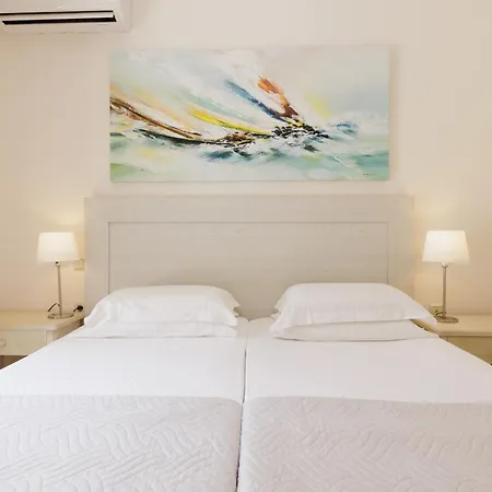 Villa Beachfront Victoras - With Private