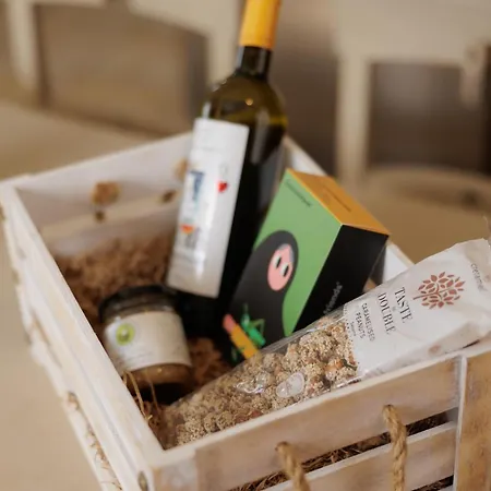 Beachfront Victoras - With Private *