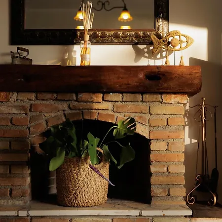 Beachfront Victoras - With Private Willa *