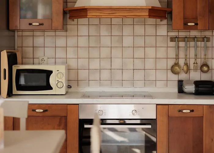 Beachfront Victoras - With Private Sidárion