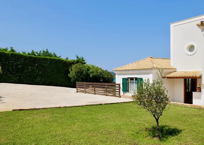 Beachfront Victoras - With Private * Sidárion