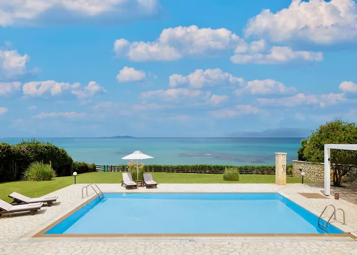 Beachfront Victoras - With Private Sidárion