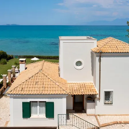 Beachfront Victoras - With Private Villa Sidárion