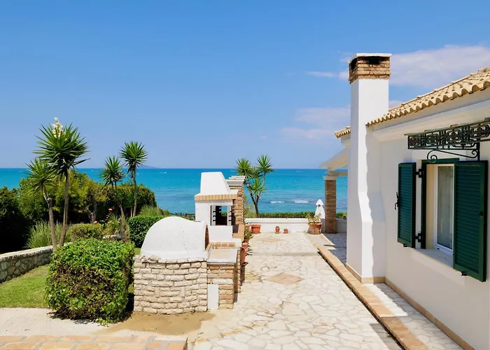 Beachfront Victoras - With Private *